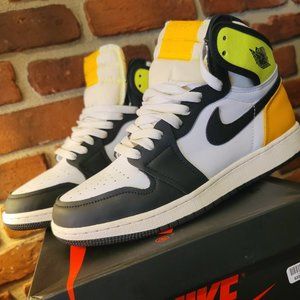 Air Jordan 1 Retro High OG 'Volt Gold' Youth 7